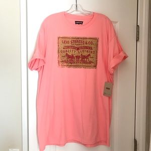 Levi’s | Levi Strauss Classic Tee - NWT